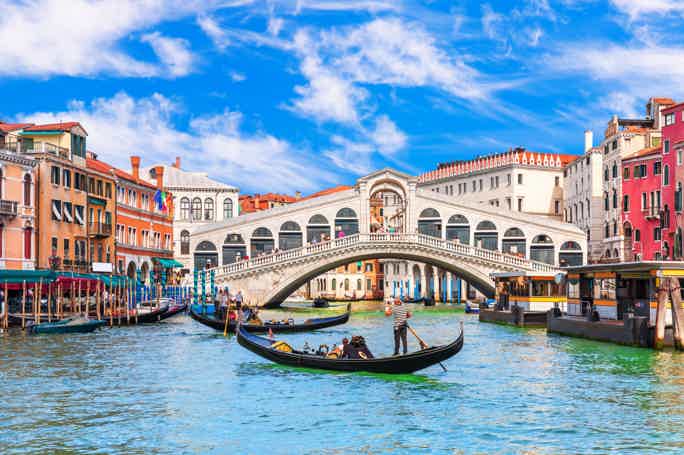 Kids Walking Tour Through Venice's Treasures