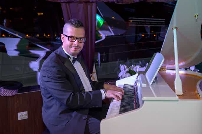 Danube's River Cruise with 3 or 6 Course Dinner & Piano Battle Show