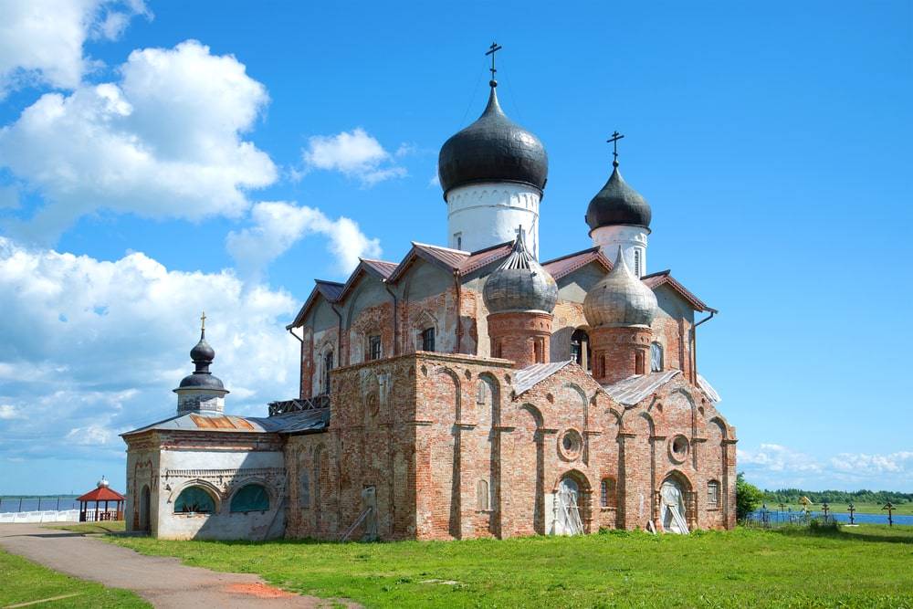 Свято-Троицкий Михайло-Клопский мужской монастырь