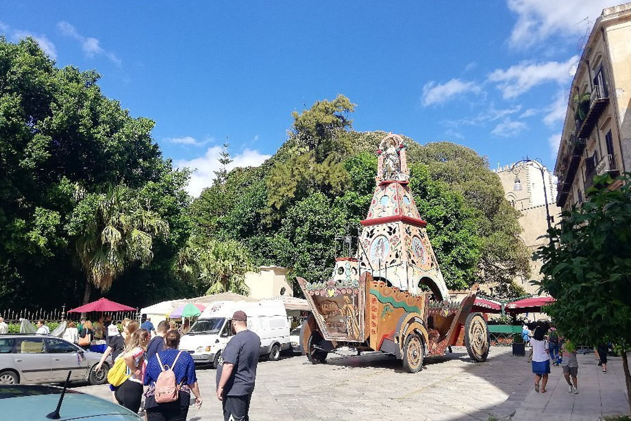 Одна площадь – тысяча легенд. Piazza Marina и ее призраки.