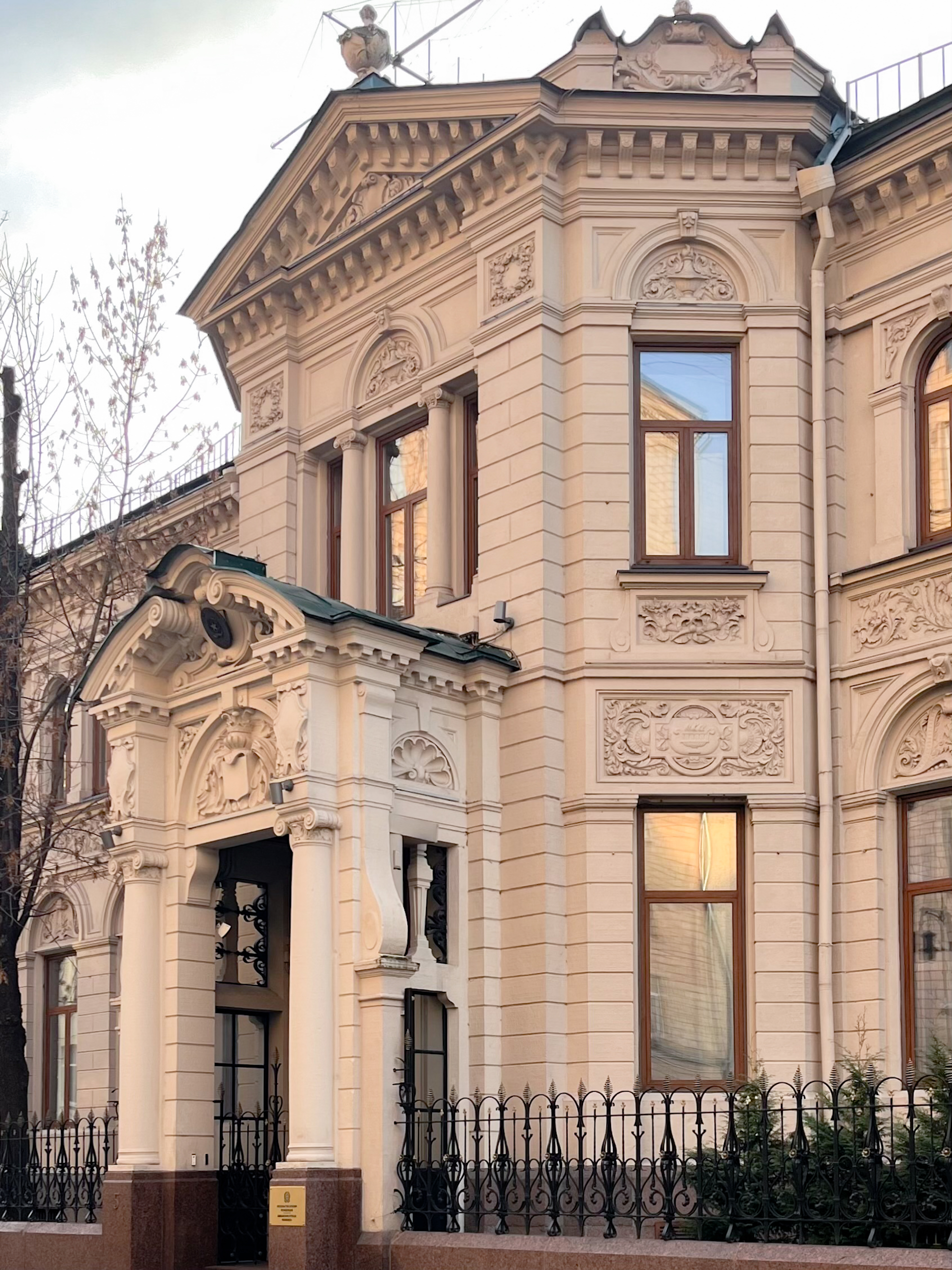 Групповая экскурсия «Арбатские переулки — там, где живёт старая Москва»