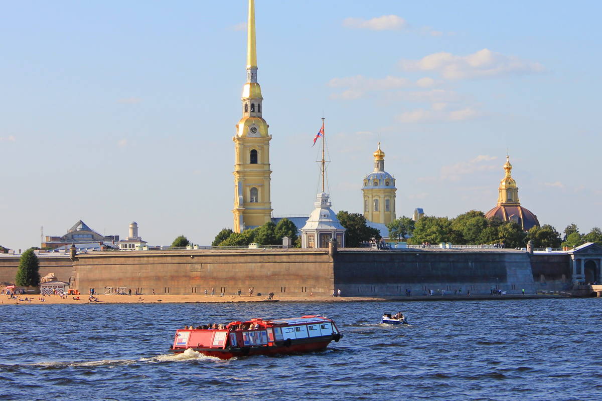 Речная прогулка и полуденный выстрел с воды