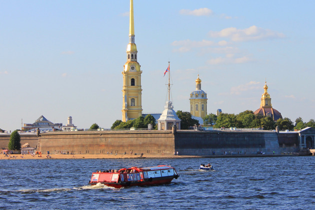 Речная прогулка и полуденный выстрел с воды