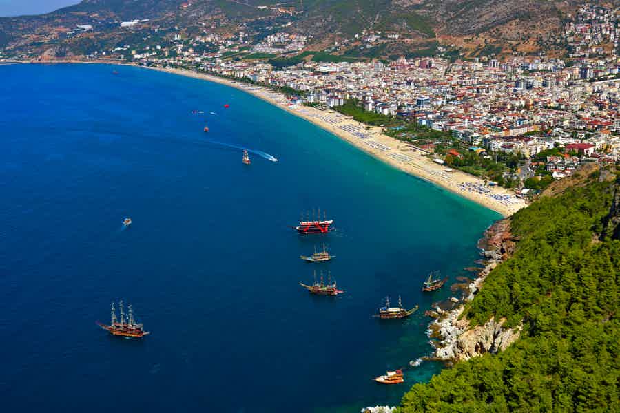 Пиратская яхта из Сиде: купание в бухтах Средиземного моря - фото 2
