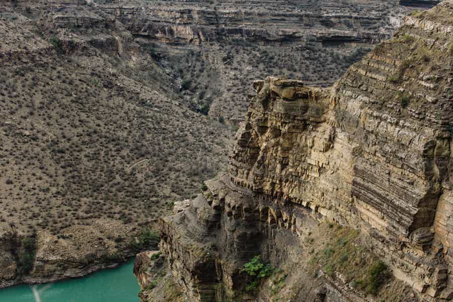 Сулакский каньон с прогулкой на катере и бархан Сарыкум - фото 1