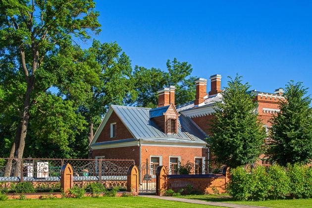 Виды Рамонь: экскурсия в «Замок Ольденбургских» и императорские традиции
