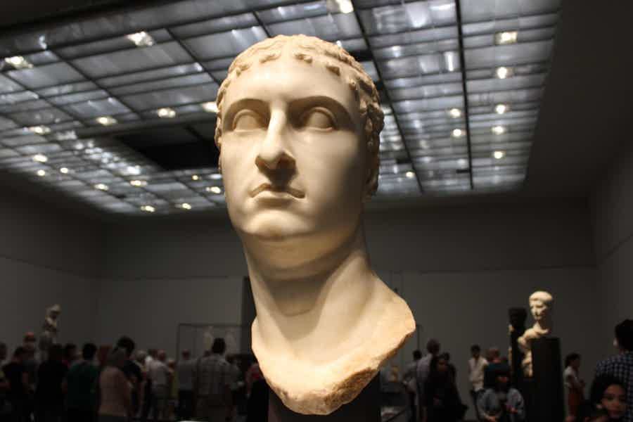 From Dubai Shared Tour: Abu Dhabi Cultural Tour Mosque, Louvre & Lunch - photo 6