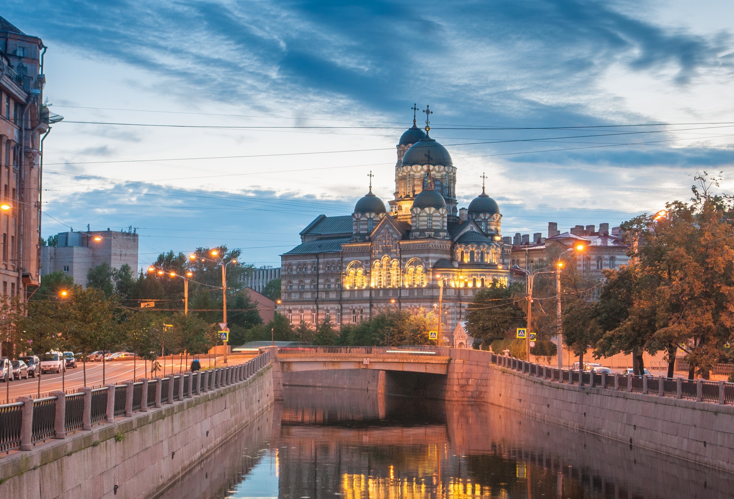 По утренней Петроградке на катере в мини-группе
