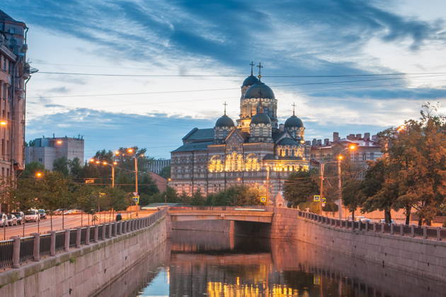 По утренней Петроградке на катере в мини-группе