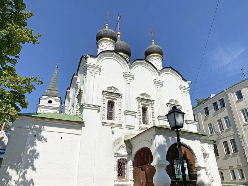 Ивановская горка и Солянка: узкие улочки, тайные дворики, модные кафе — фото 2, Москва | Покатаем