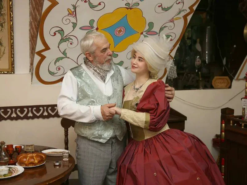 «Обед с историей»: театрализованный обед от кафе-музея «Русские традиции» — фото 2, Калуга | Покатаем