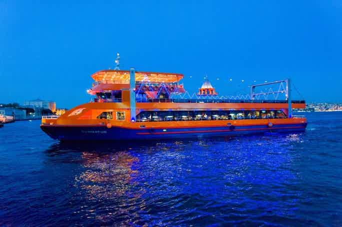 Звёзды Босфора: шоу-программа и ужин на эксклюзивном корабле