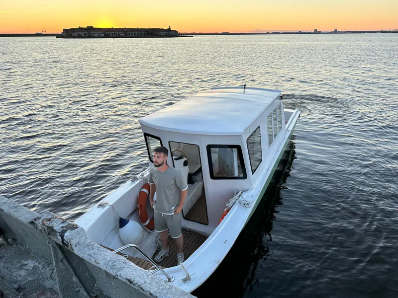 Корабль флибустьера: путешествие на морской водолазный бот — фото 2, Кронштадт | Покатаем