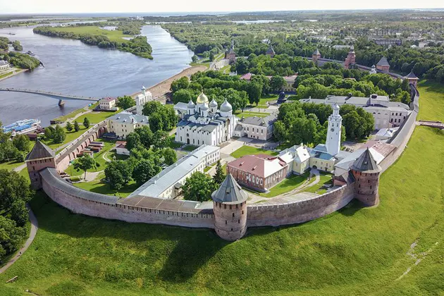 Обзорная экскурсия по Кремлю