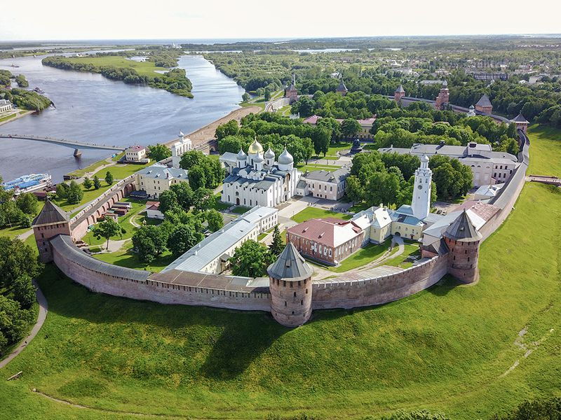 Обзорная экскурсия по Кремлю - экскурсия в Великий Новгород, Россия
