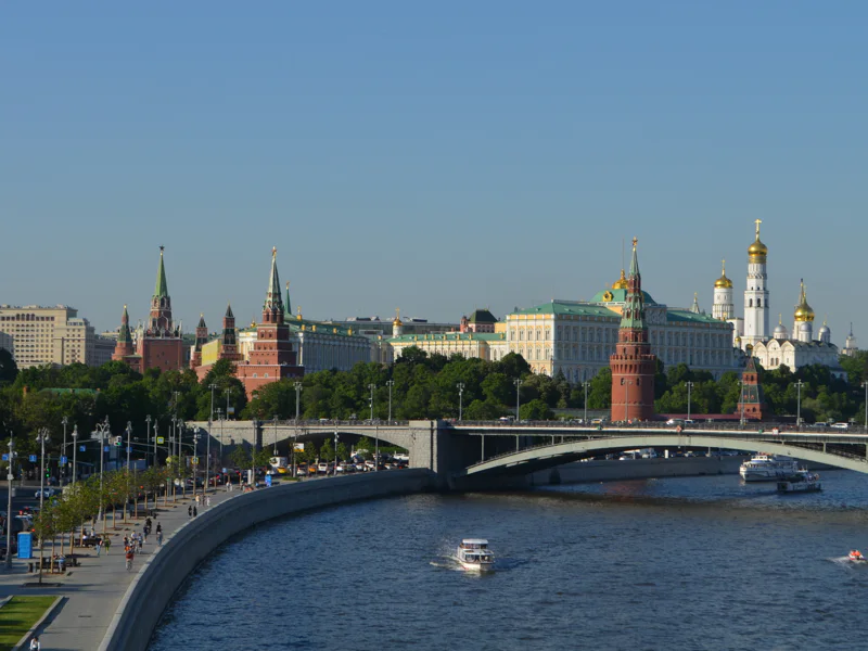 Обзорная экскурсия: Кремль, район Чертолье, Храм Христа Спасителя — фото 2, Москва | Покатаем