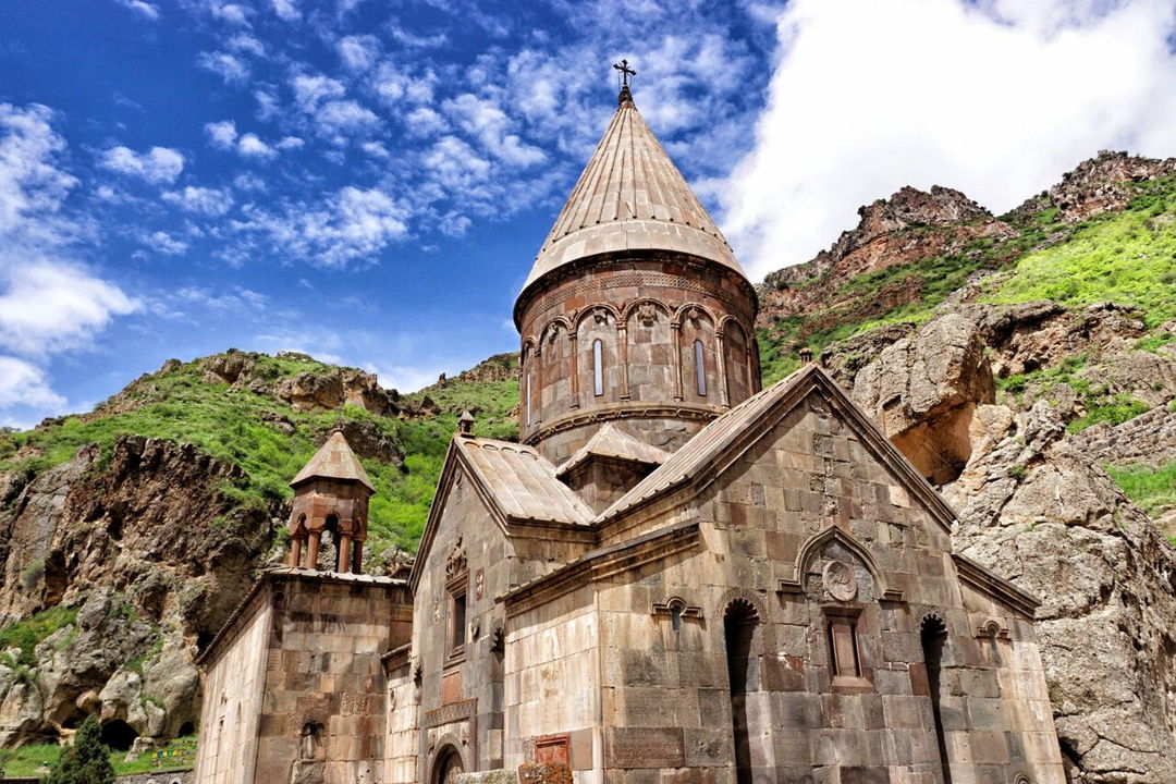 Канатная дорога Цахкадзора, Кечарис, Гарни, Гегард, ущелье Симфония камней — фото 8