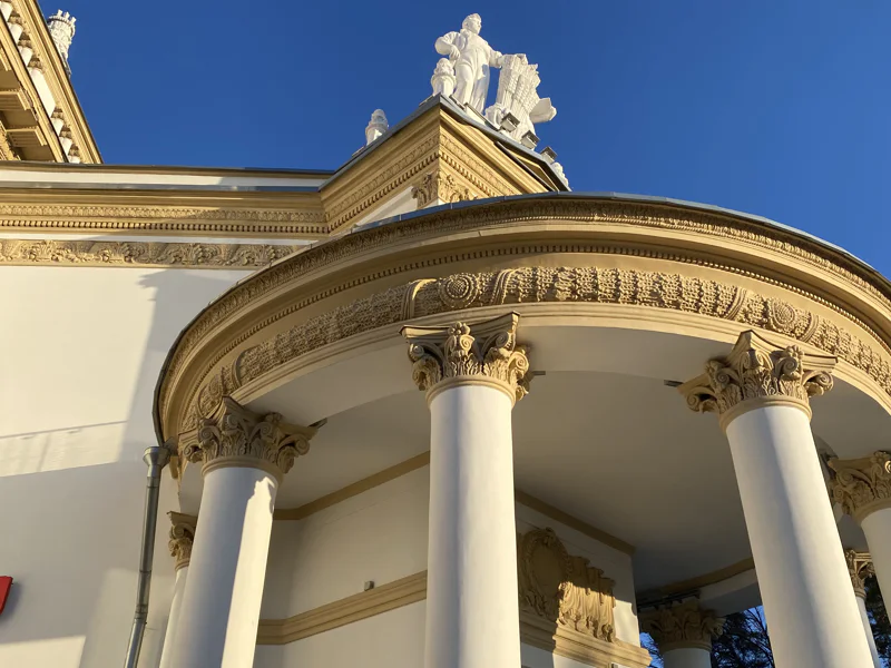 ВДНХ — для взрослых и детей: групповая прогулка с гидом — фото 5, Москва | Покатаем