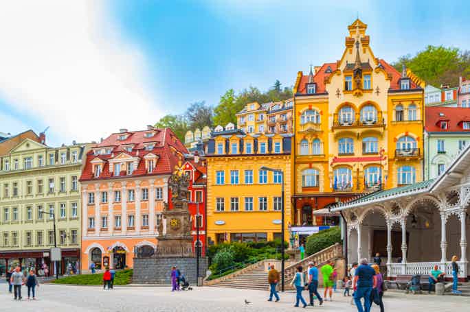 Karlovy Vary Tour with Lunch and Moser Museum Visit