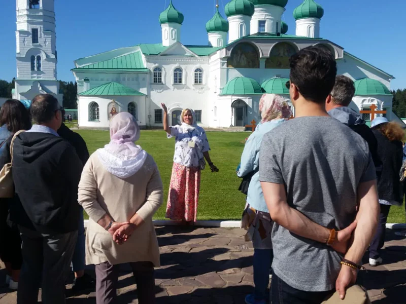 В Свято-Троицкий Александро-Свирский и Введено-Оятский монастыри — фото 2, Санкт-Петербург | Покатаем