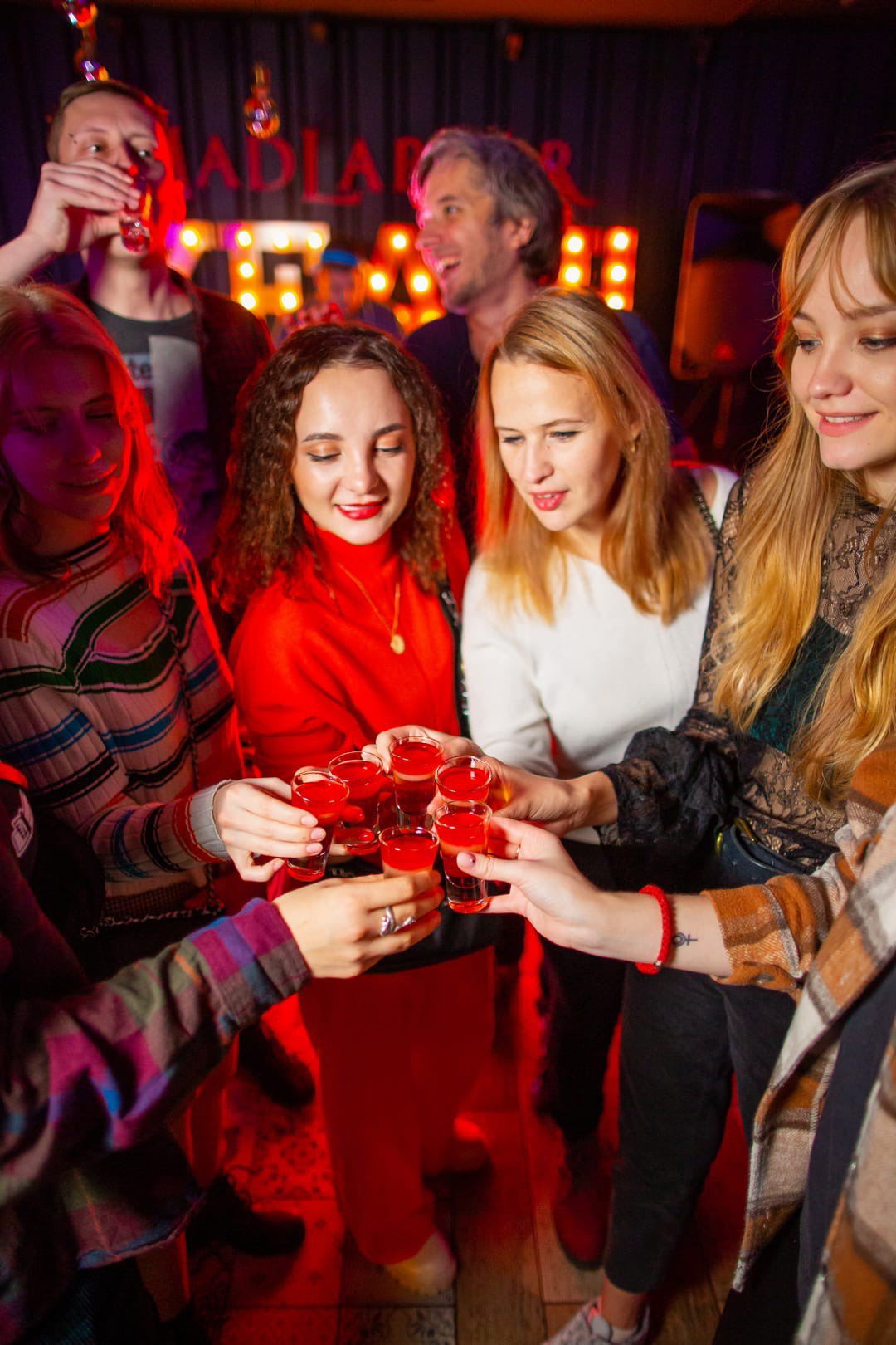 Экспресс-экскурсия по барам Питера (18+)