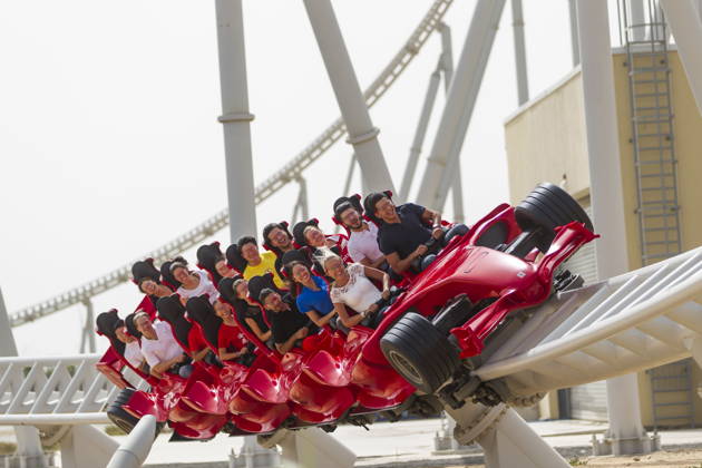 Море адреналина — тематический парк Ferrari World Абу-Даби из Рас Аль Хаймы