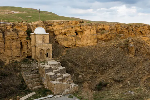 Старинный город Шамаха, средневековый посёлок  Лагич, винодельня Мейсари, ферма Альпак — фото 2