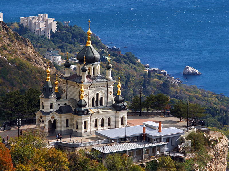 Уникальный Форос: долины, море, горы, пещеры, имения.