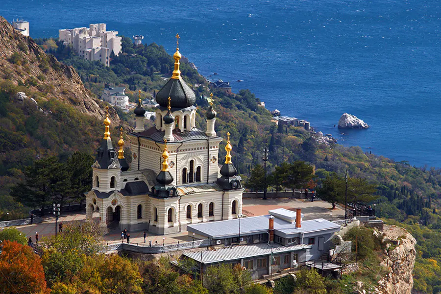 Уникальный Форос: долины, море, горы, пещеры, имения. — фото 1