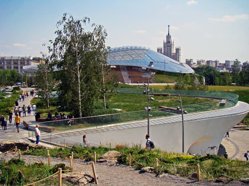 По набережной Москвы на электросамокатах + крыша - фото 1
