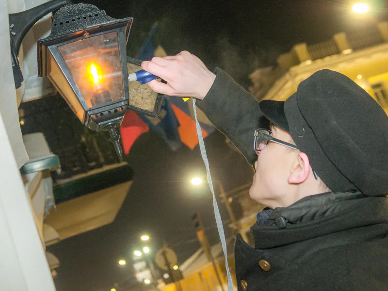 Волшебные огни старого города: индивидуальная прогулка с гидом-фонарщиком — фото 2, Кострома | Покатаем