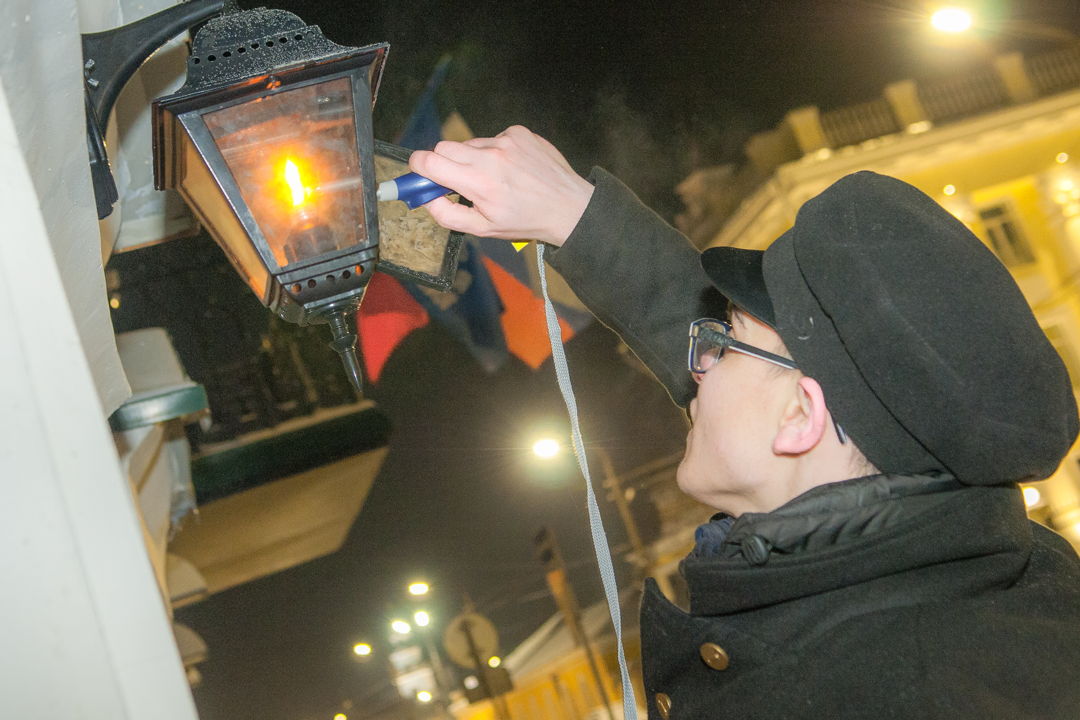 Волшебные огни старого города: индивидуальная прогулка с гидом-фонарщиком — фото 1