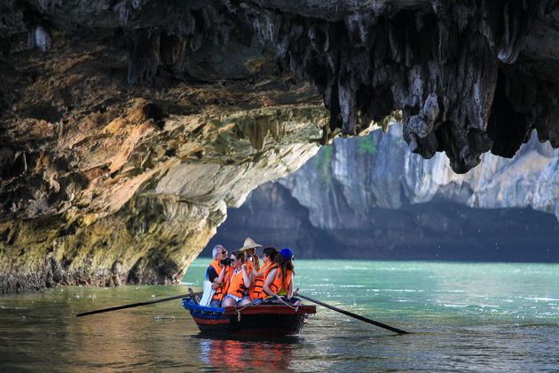 Эксклюзивное путешествие в залив Халонг на лайнере 5
