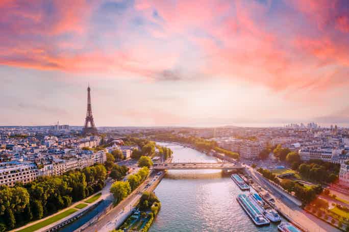 Paris: Fantastic Seine River Observing Cruise