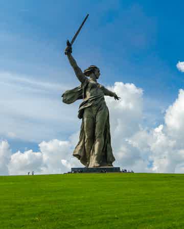 Подняться на Мамаев курган