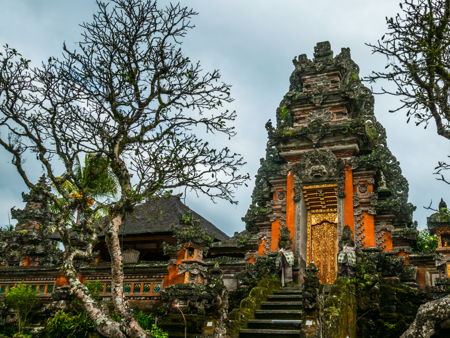 Храм Бесаких