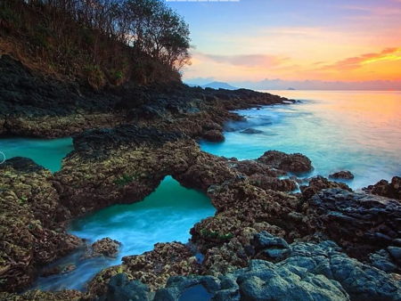 Полуостров Букит