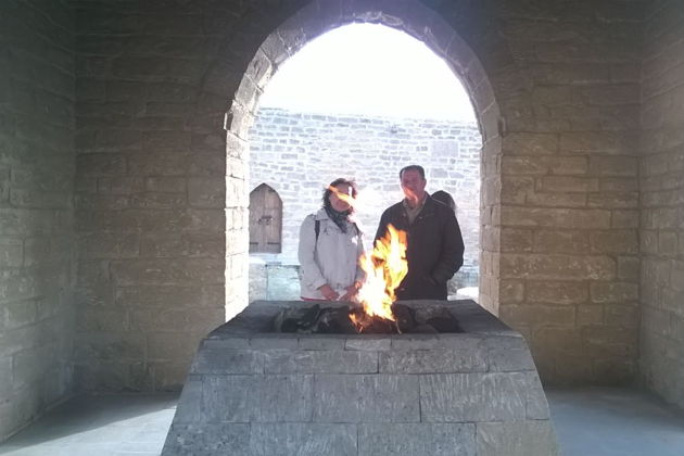 Виды Священные огни Абшерона: храм Атещгях и горящая гора Янардаг