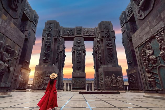 Виды Волшебный День в Лесу Сабадури и Хрониках Грузии