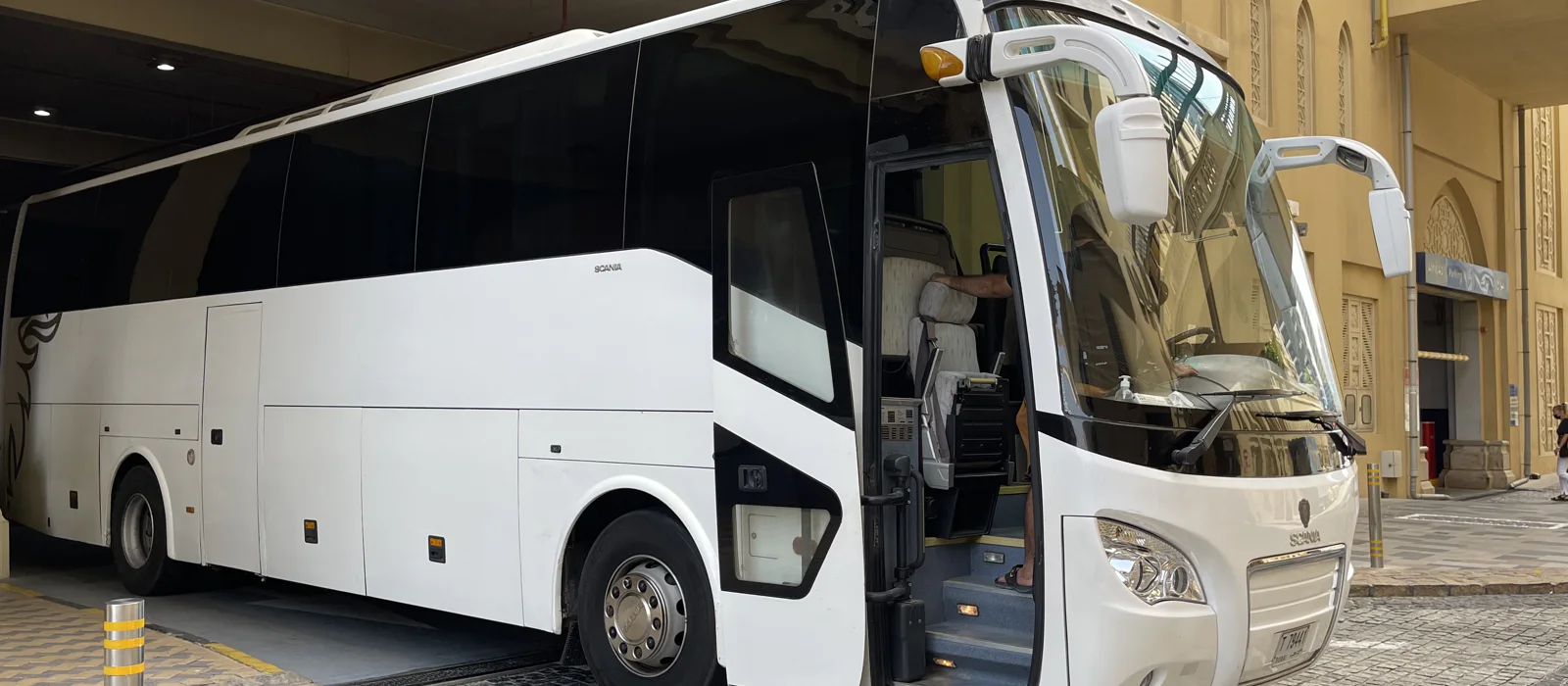 Трансфер из аэропорта DXB или аренда автобуса от 20 до 50 человек в ОАЭ — экскурсия, Дубай, ОАЭ | Покатаем