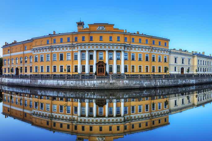 Императорские и великокняжеские дворцы Петербурга