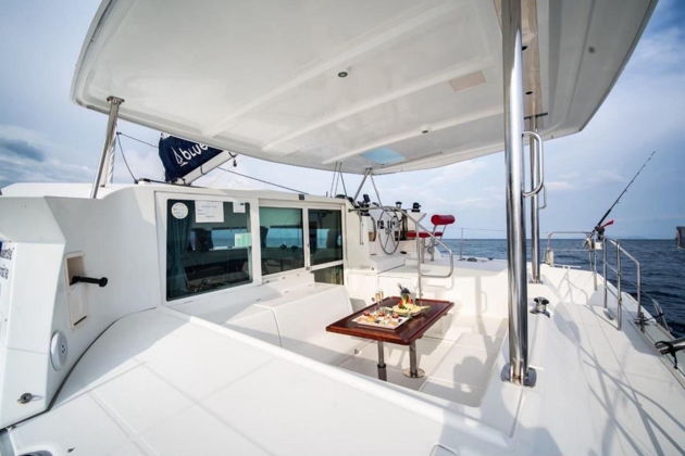 Виды Прогулка на катамаране к островам Майтон и Бамбу и закат в бухте Промтеп