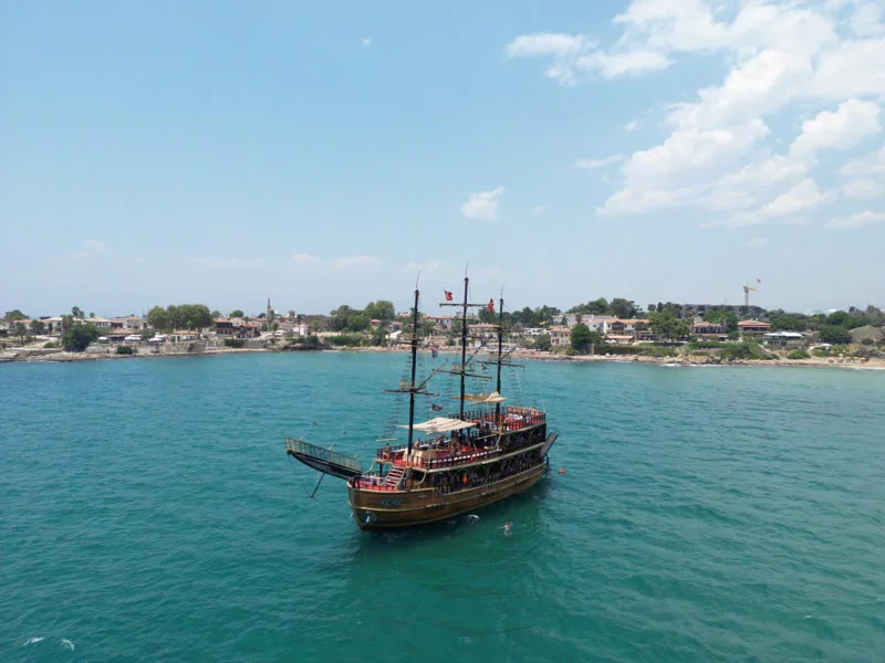 Морская прогулка на лодке с обедом, пенной вечеринкой и купанием — фото 7, Сиде | Покатаем