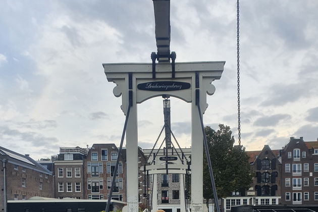 Виды Комбинированный тур пешком 2 часа, а затем на лодочке по Амстердаму 2 часа