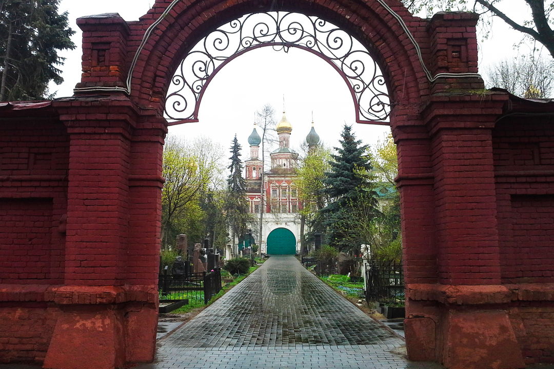 В Новодевичий монастырь: пешеходная экскурсия — фото 8