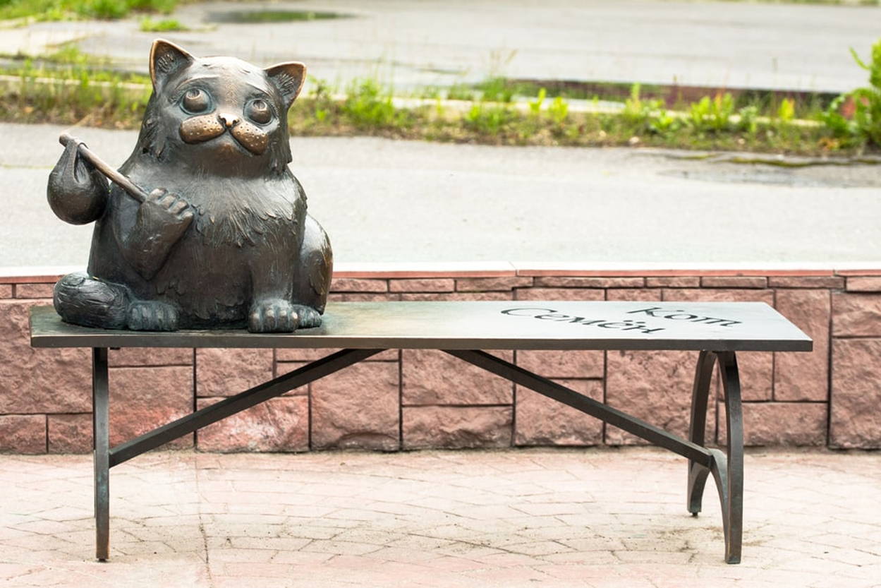 Памятник коту Семёну