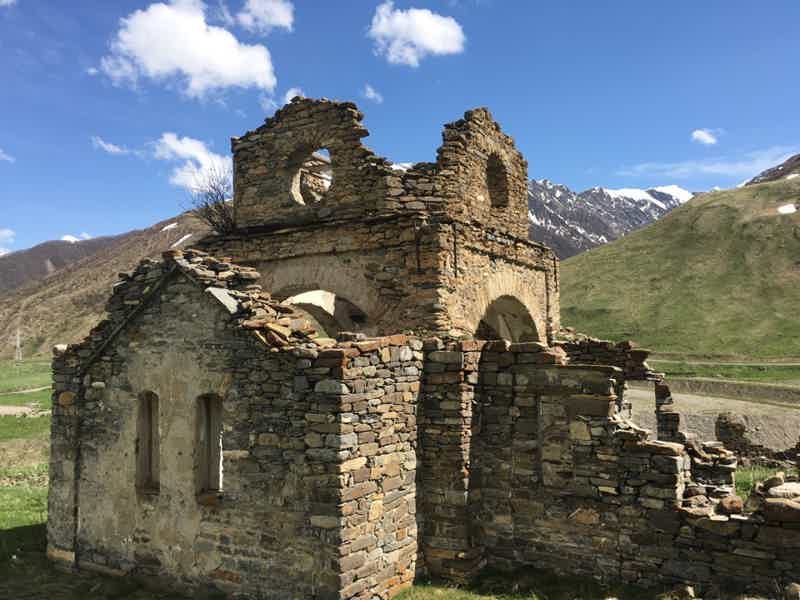 К снежным вершинам и древним башням Осетии + пикник - фото 2