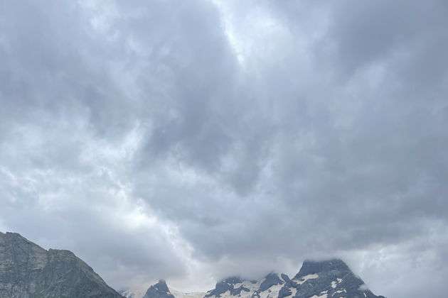 Виды Домбай — место силы: путешествие в мини-группе