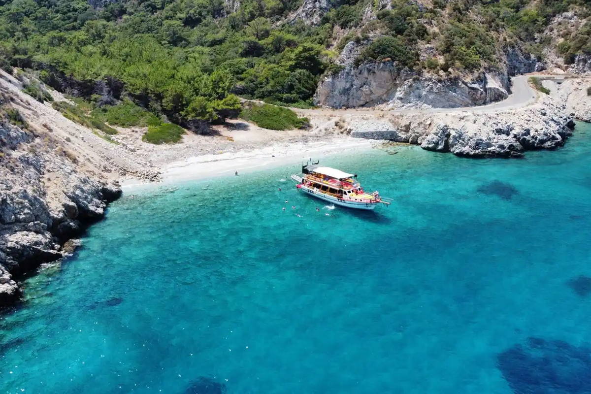Морское приключение из Кушадасы с остановками в лучших бухтах