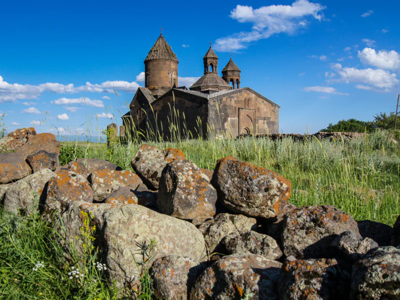 Гюмри — монастырь Сагмосавсанк — Аллея армянского алфавита — фото 2, Ереван | Покатаем
